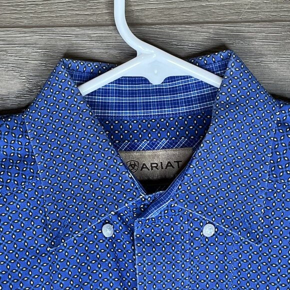 Ariat Button Down Blue Shirt Men's Medium Box Rose Pattern Long Sleeve Button Up - Picture 6 of 8
